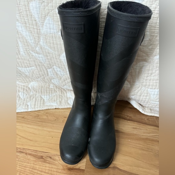 Hunter Original Refined Insulated Wave Texture Tall Wellies Size 7 rain boot - Picture 2 of 16